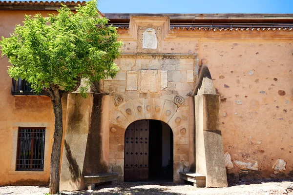 Torremejia fasad nära Merida i Extremadura — Stockfoto