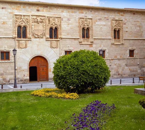 Zamora Zorrilla Meydanı alayı Sarayı İspanya — Stok fotoğraf