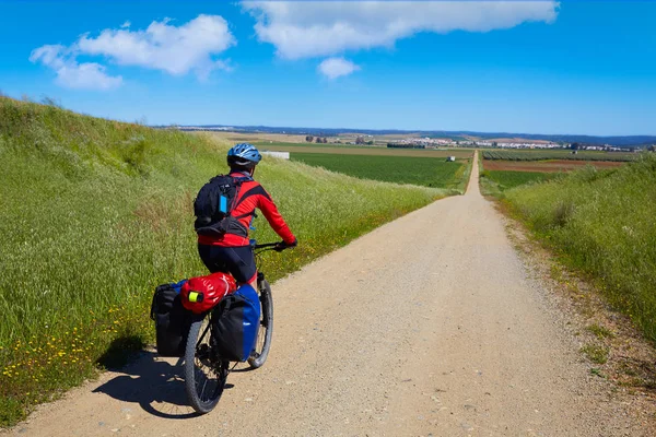 Biker at Via de la Plata way Andalusia Spagna — Foto Stock