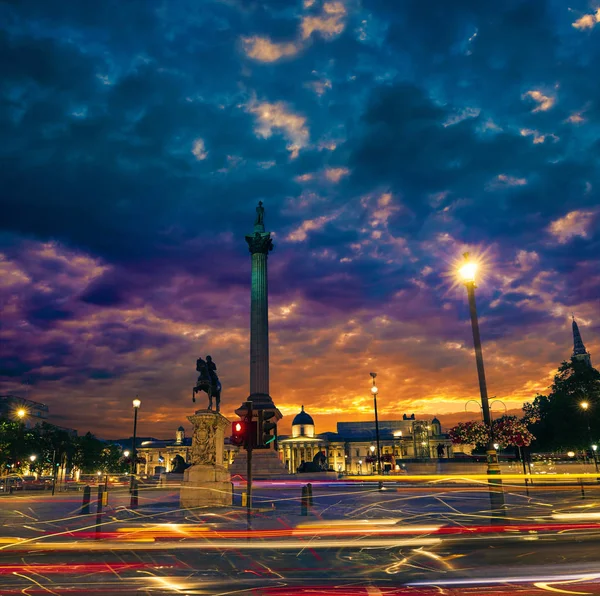 Zachód słońca kolumna Nelsona w Londynie Trafalgar Square — Zdjęcie stockowe
