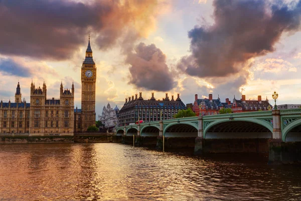 Big Ben Clock Tower London op de Theems — Stockfoto