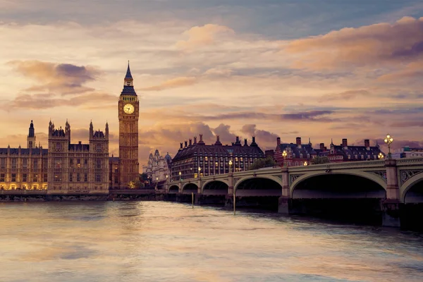 Big Ben Clock Tower London op de Theems — Stockfoto