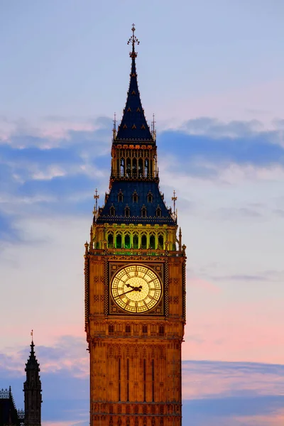 Big Ben Torre dell'Orologio a Londra tramonto Inghilterra — Foto Stock