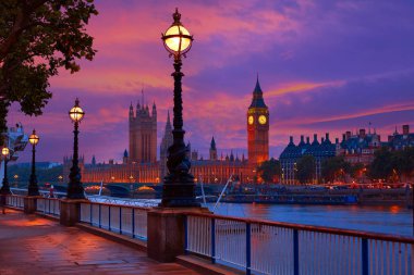 Londra günbatımı manzarası Bigben ve Thames