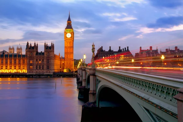 Torre del Reloj Big Ben Londres en el río Támesis —  Fotos de Stock