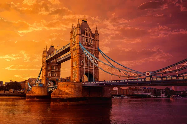 Pont tour de Londres sur la Tamise rivière — Photo