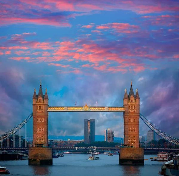 Coucher de soleil London Tower Bridge sur la Tamise — Photo