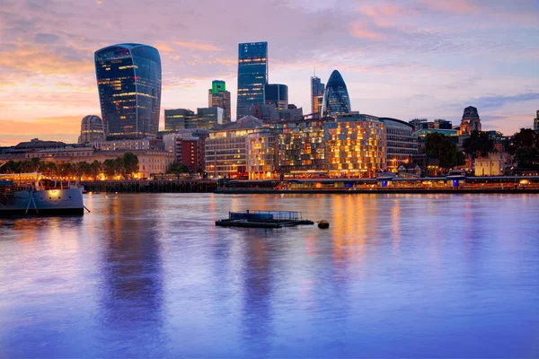 London pénzügyi negyedében skyline naplemente — Stock Fotó