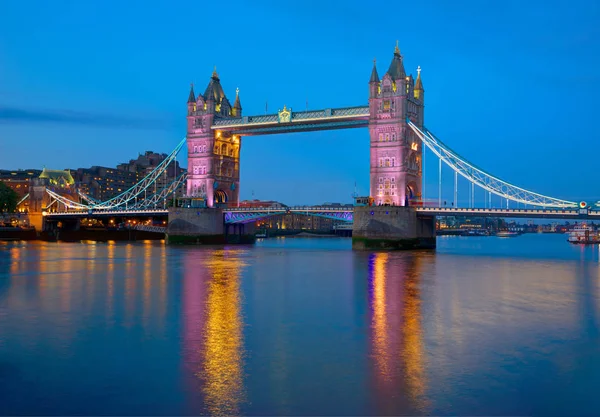 Coucher de soleil London Tower Bridge sur la Tamise — Photo