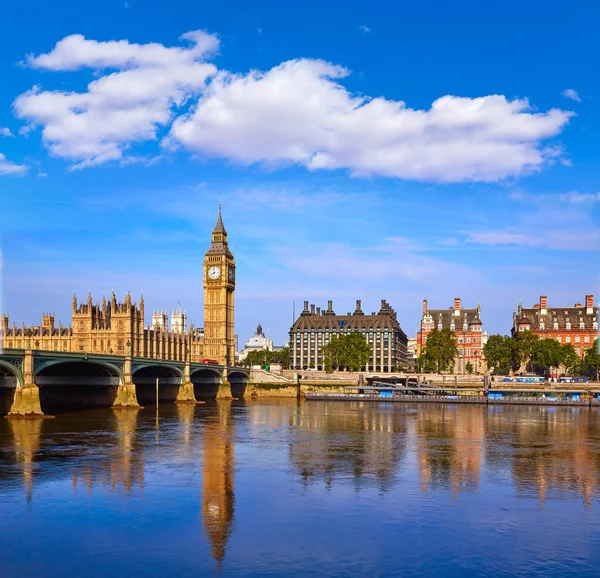 Big Ben Clock Tower a Temže řeka Londýn — Stock fotografie