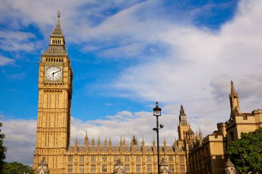 Londra İngiltere'de Big ben Saat Kulesi
