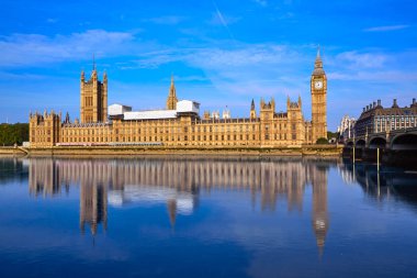 Big Ben Saat Kulesi ve thames Nehri Londra