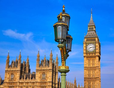 Londra İngiltere'de Big ben Saat Kulesi