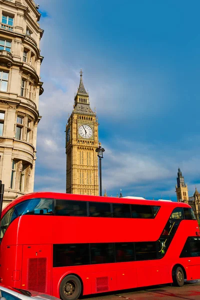 Big Ben Uhrenturm mit Londoner Bus — Stockfoto