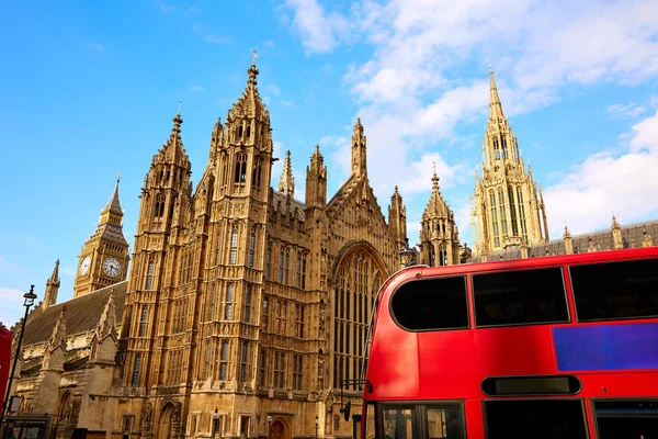 Torre Westminster cerca del Big Ben en Londres —  Fotos de Stock