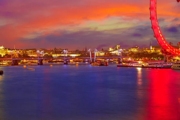 London sunset at Thames river near Big Ben — Stock Photo, Image