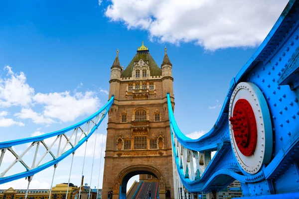 Londen Tower Bridge over Theems River — Stockfoto