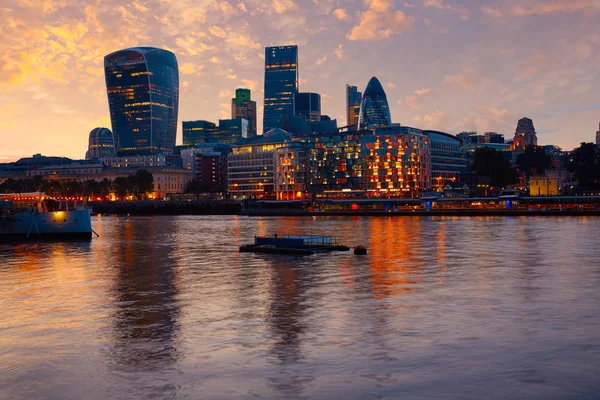 London pénzügyi negyedében skyline naplemente — Stock Fotó