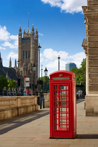 Londen oude rode telefooncel — Stockfoto