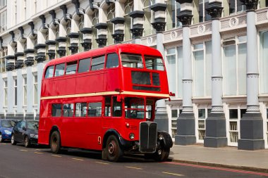 Londra kırmızı otobüs geleneksel eski
