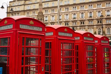 Londra eski kırmızı telefon kutuları