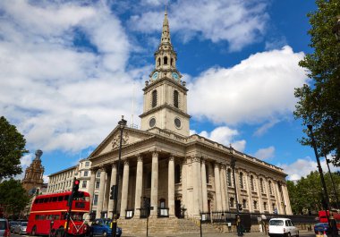 Londra Trafalgar Square St Martin Kilisesi
