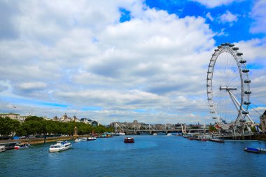 Londra'da thames Nehri manzarası 
