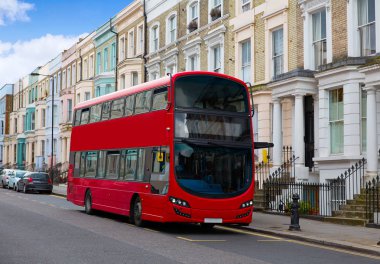 İngiltere'de Portobello road yakınındaki Londra otobüs