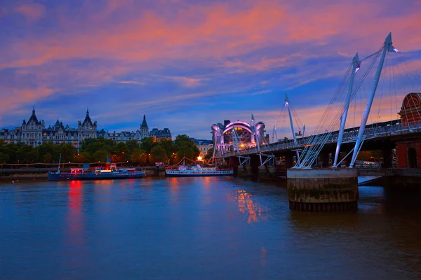 Ponte Waterloo di Londra nel Tamigi — Foto Stock