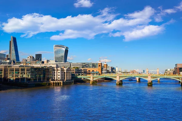 Londýn Millennium bridge Panorama — Stock fotografie