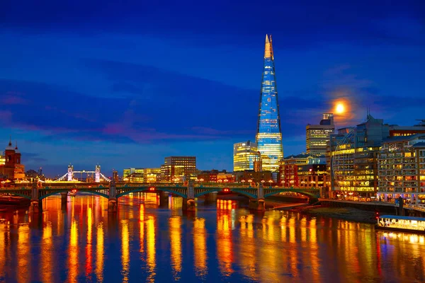 London skyline sunset on Thames river — Stok Foto