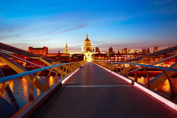 London Millennium bridge skyline Uk — Stockfoto
