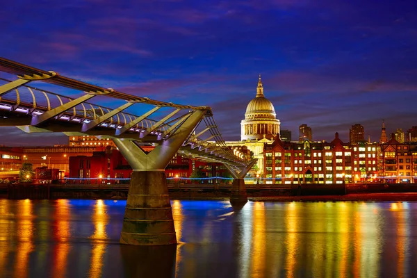 London St Paul Pauls cathedral from Millennium — Stock Photo, Image