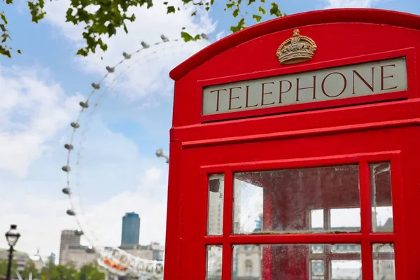 Londres vieja cabina de teléfono rojo en Inglaterra —  Fotos de Stock