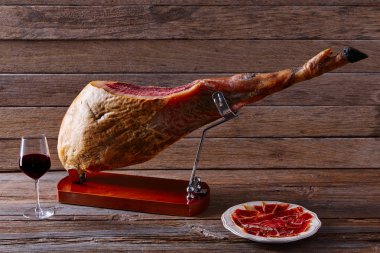 İber jambon pata negra İspanya'dan