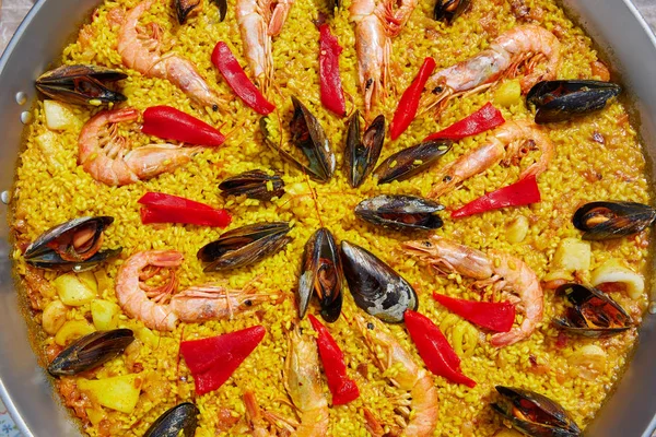 Fisk og skaldyr paella fra Spanien Valencia opskrift - Stock-foto