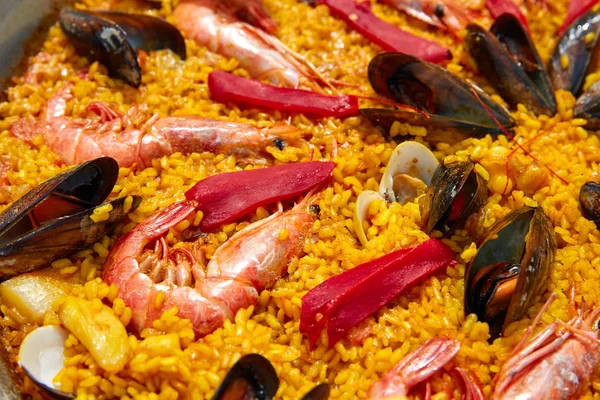 Fisk og skaldyr paella fra Spanien Valencia opskrift - Stock-foto