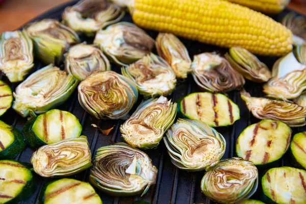 Artichoke zucchini corn cob grill vegetables — Stock Photo, Image