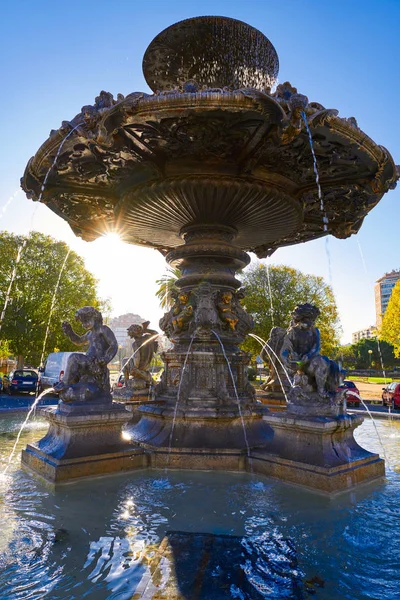 Alameda Albereda fountain of 1878 in Valencia — Stock Photo, Image