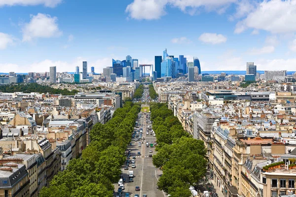 Paris manzarası Champs Elysees caddesi Champs Elysées ve La Defense — Stok fotoğraf