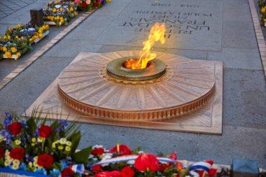 Meçhul asker Anıtı Arc Triomphe Paris