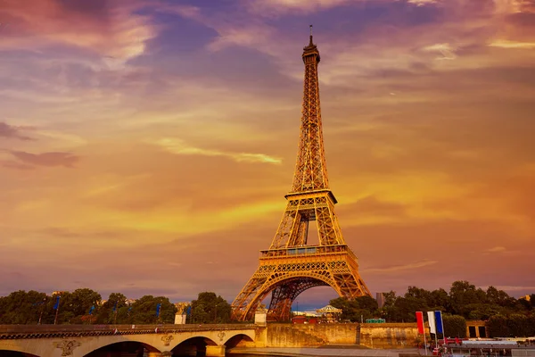 Eiffeltoren op zonsondergang Parijs Frankrijk — Stockfoto