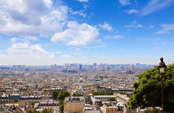 Parijs skyline luchtfoto van Montmartre — Stockfoto