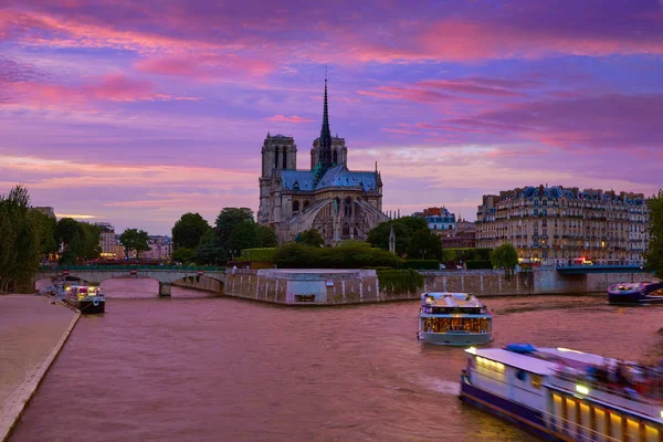 Notre Dame katedrális a Seine Paris naplemente — Stock Fotó