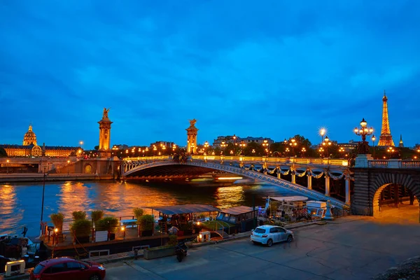 パリのアレクサンドル 3 世橋フランス セーヌ川上 — ストック写真