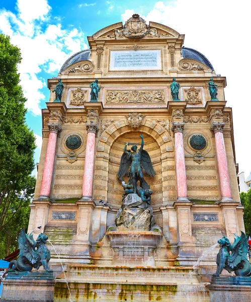 Paris Saint Michel fontaine France — Stock Photo, Image