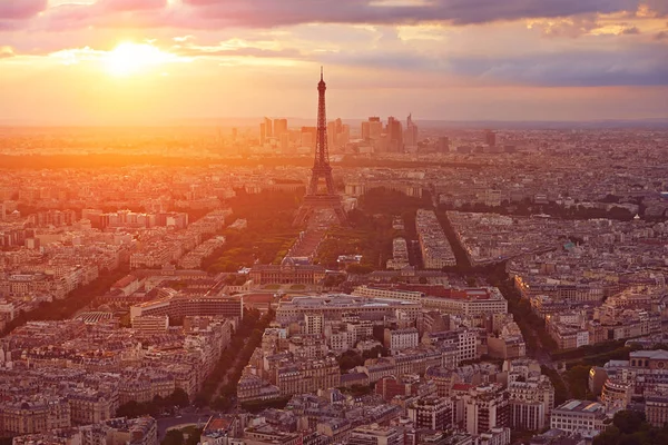 空中日没フランス パリのエッフェル塔 — ストック写真