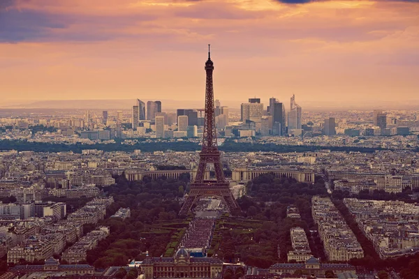 Eiffeltoren Parijs luchtfoto zonsondergang — Stockfoto