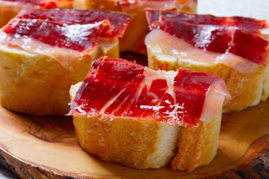 İspanya tapas pinchos üzerinden İber jambon