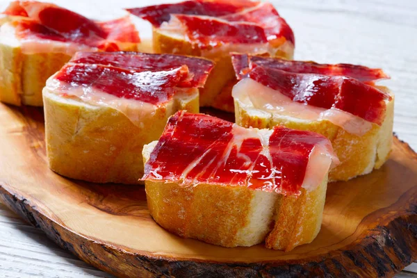 Iberische ham uit Spanje tapas pinchos — Stockfoto